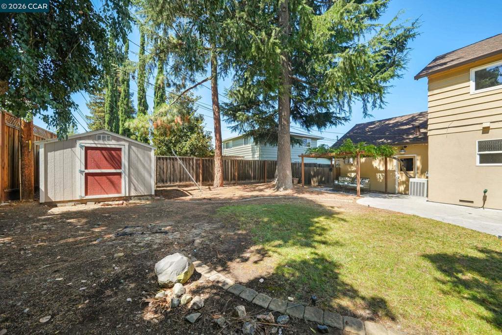 1830 Taft St Property Photo 36