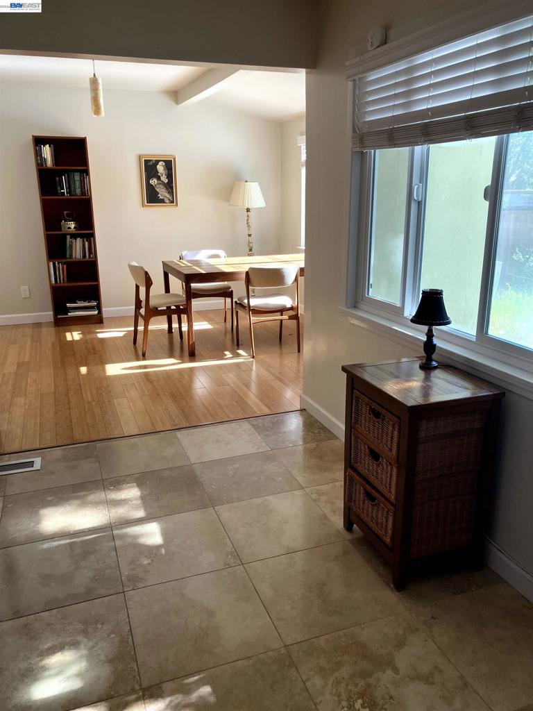 1066 Maple Ave Property Photo 8