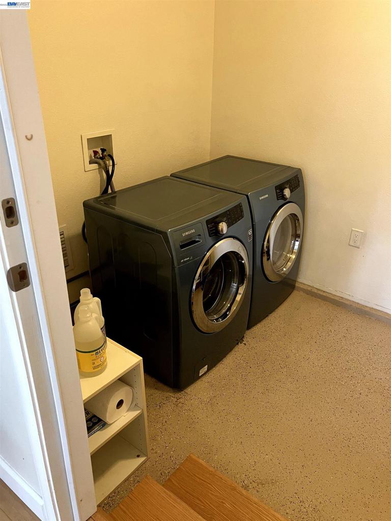 1066 Maple Ave Property Photo 12