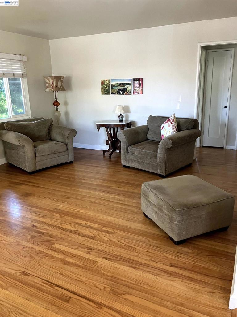 1066 Maple Ave Property Photo 19