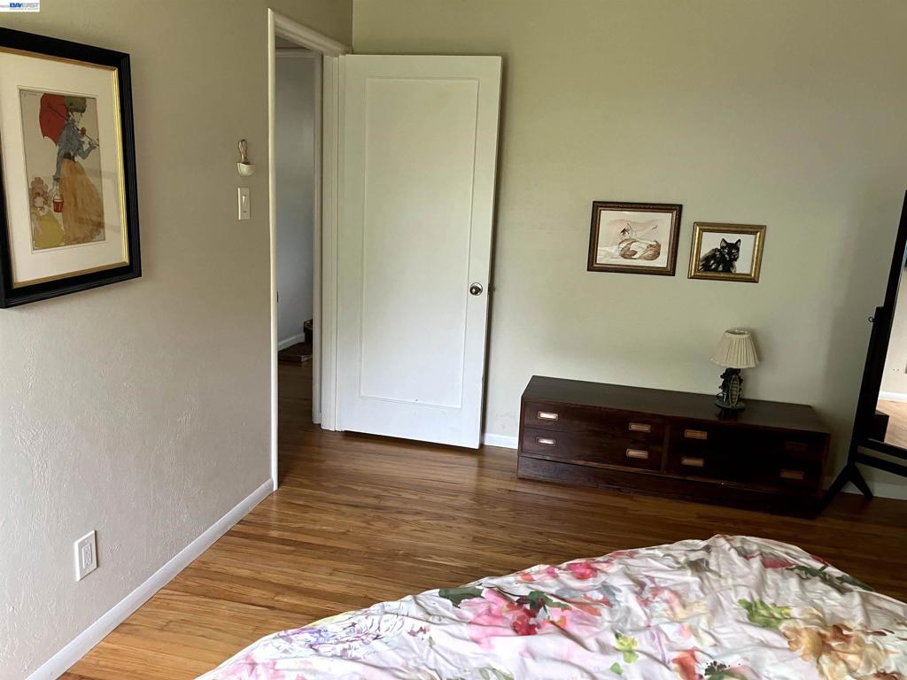 1066 Maple Ave Property Photo 23