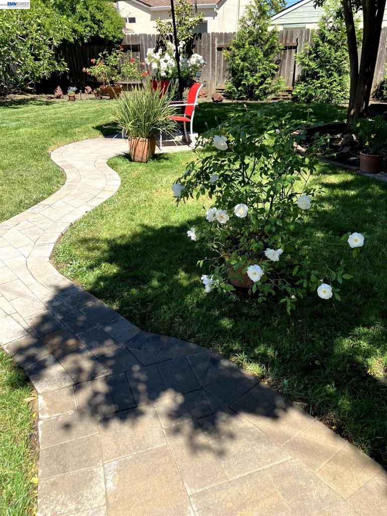 1066 Maple Ave Property Photo 35