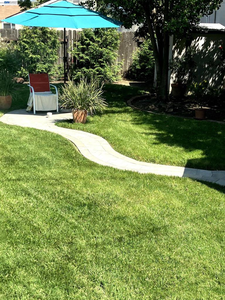 1066 Maple Ave Property Photo 36