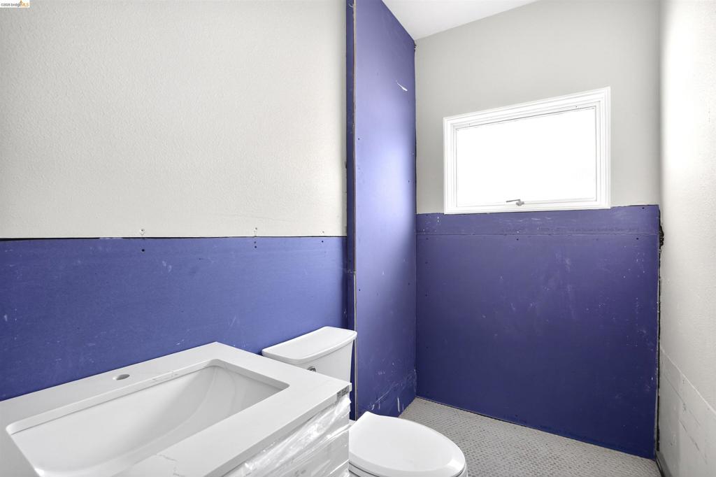 2520 Milvia St Property Photo 13