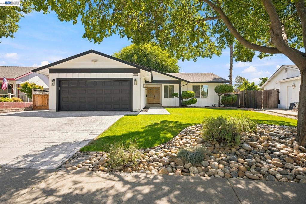 643 Mayten Dr Property Photo