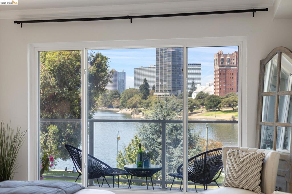 2316 Lakeshore Ave 8 Property Photo 30
