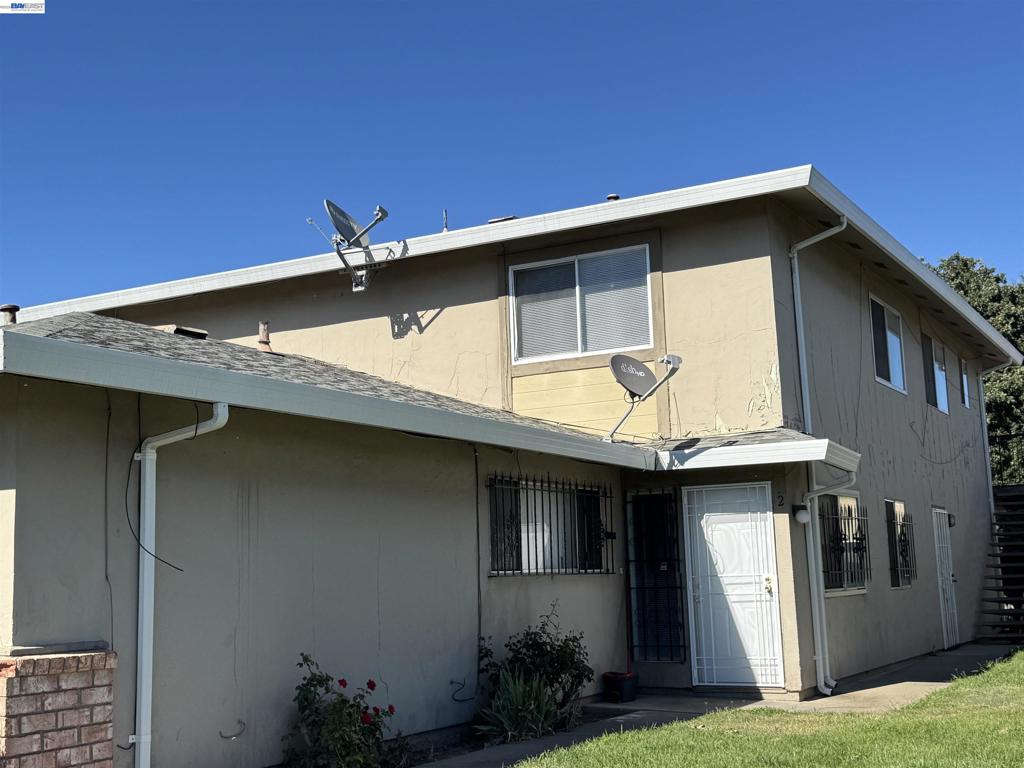 4416 Calandria St 2 Property Photo 1