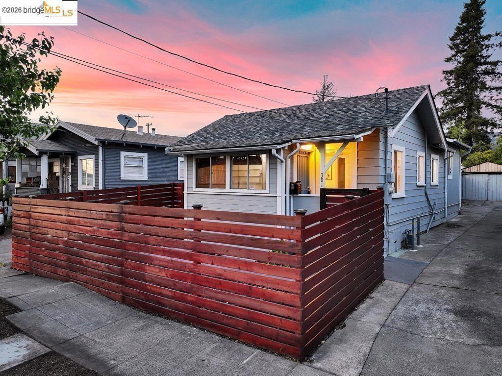 3818 Suter St Property Photo 1