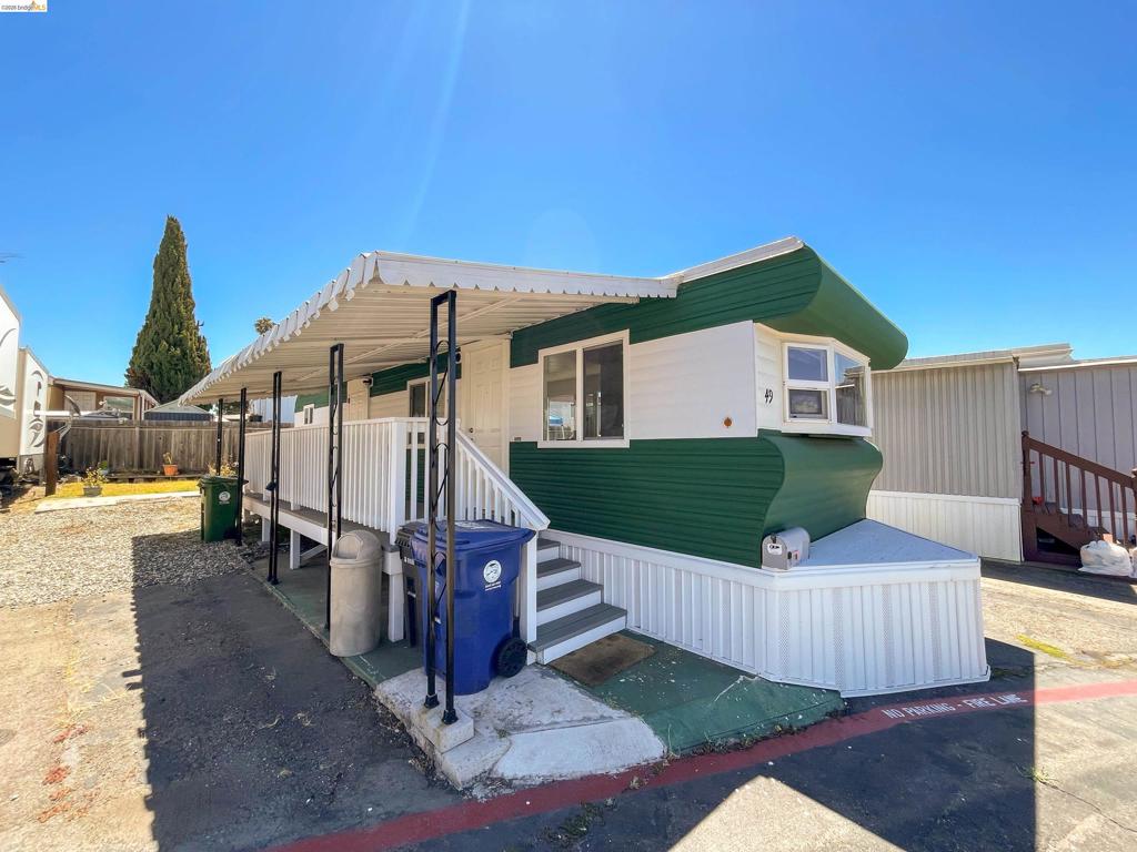 3875 Castro Valley Blvd Property Photo 1