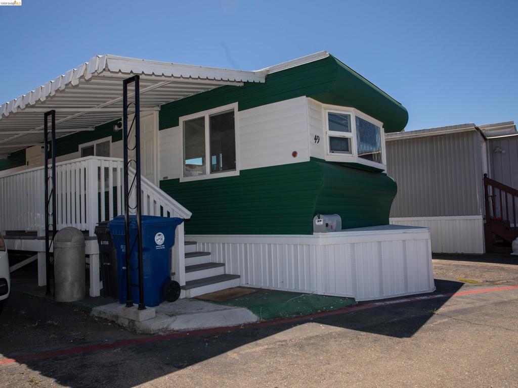 3875 Castro Valley Blvd Property Photo 3