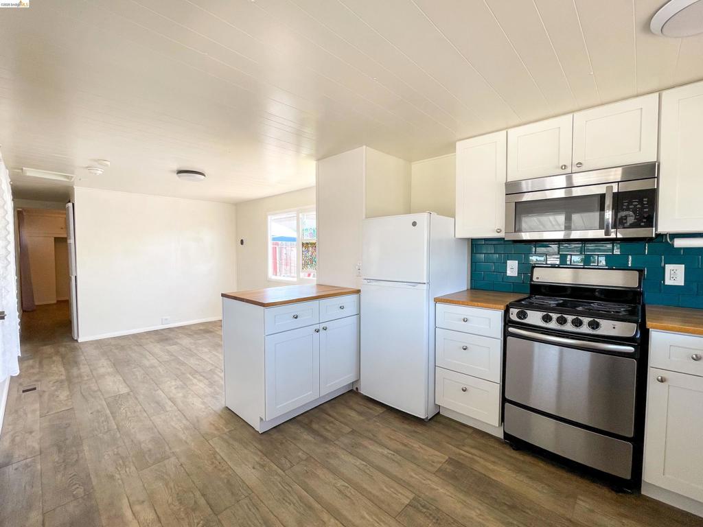 3875 Castro Valley Blvd Property Photo 13