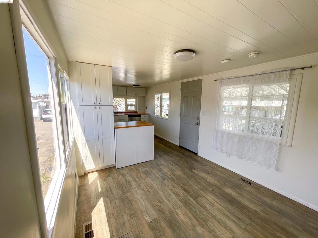 3875 Castro Valley Blvd Property Photo 17