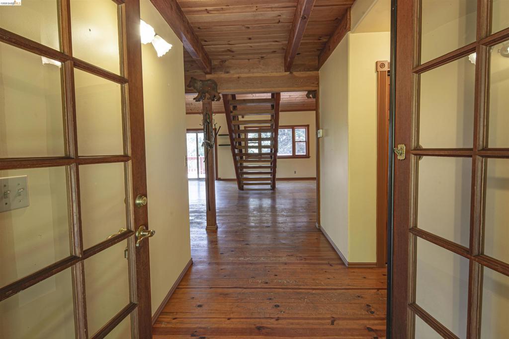 514 Oak St Property Photo 11