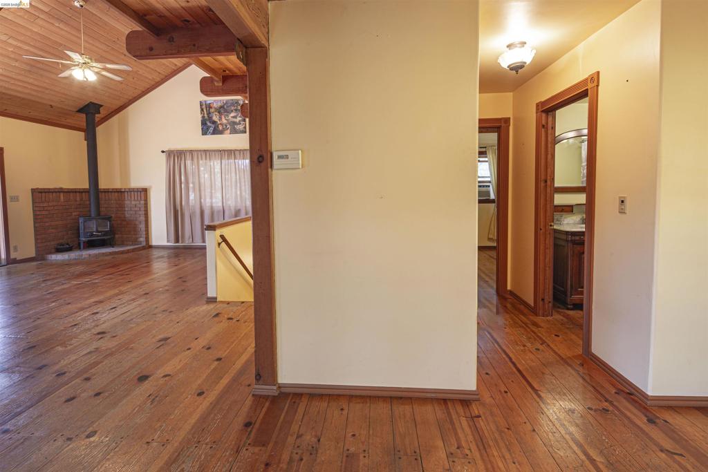 514 Oak St Property Photo 21