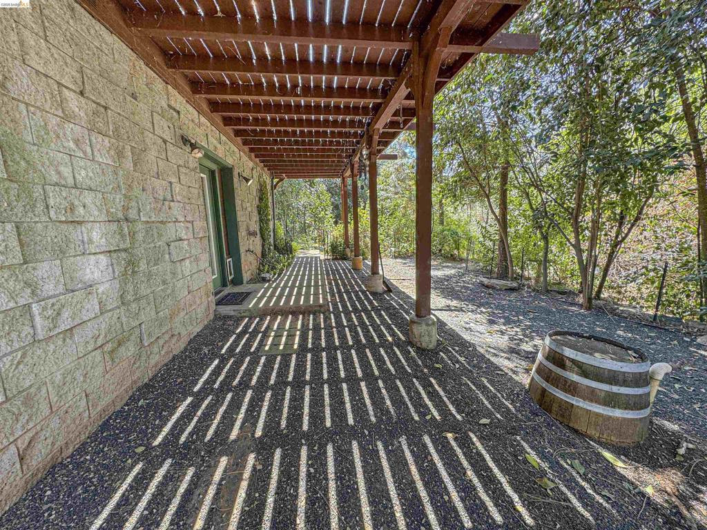514 Oak St Property Photo 46