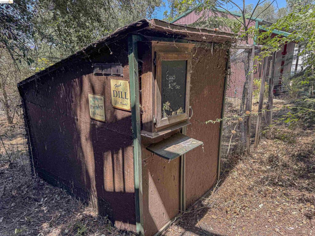 514 Oak St Property Photo 56
