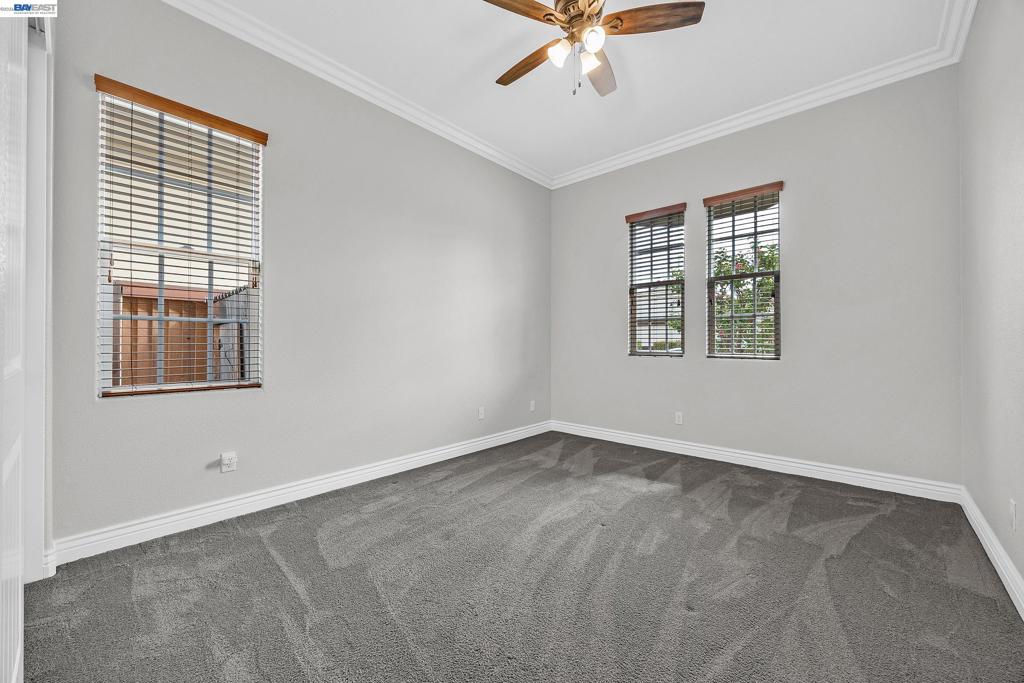 2107 Rioja Way Property Photo 5