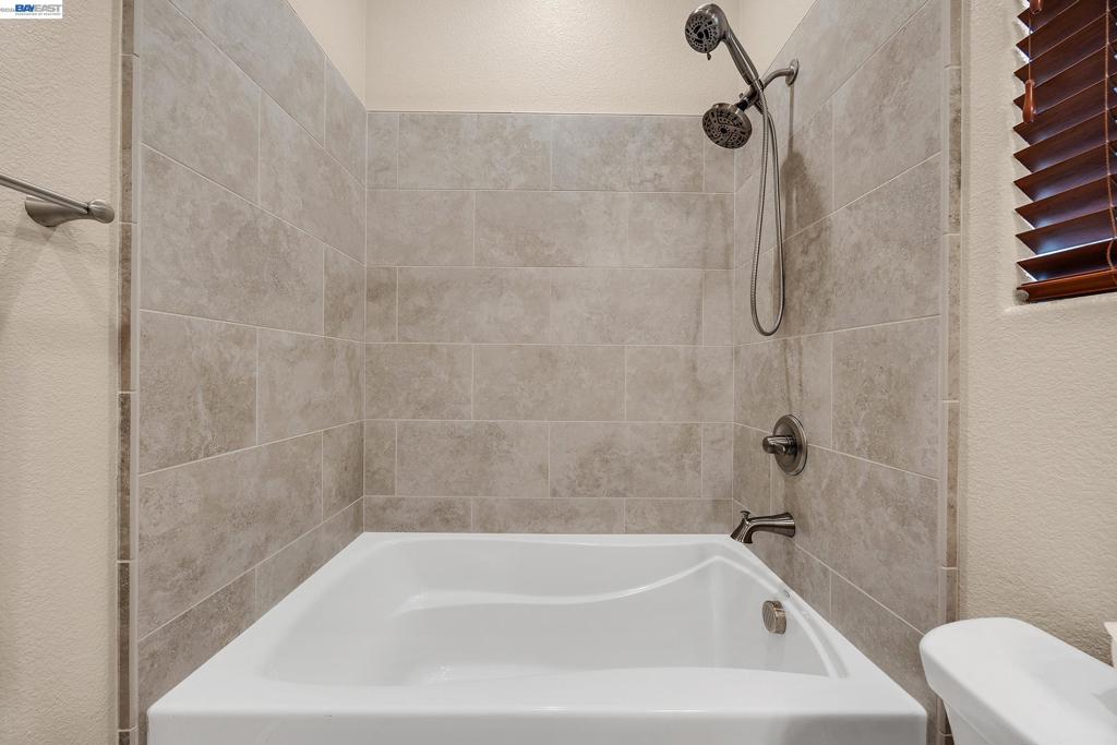 2107 Rioja Way Property Photo 8