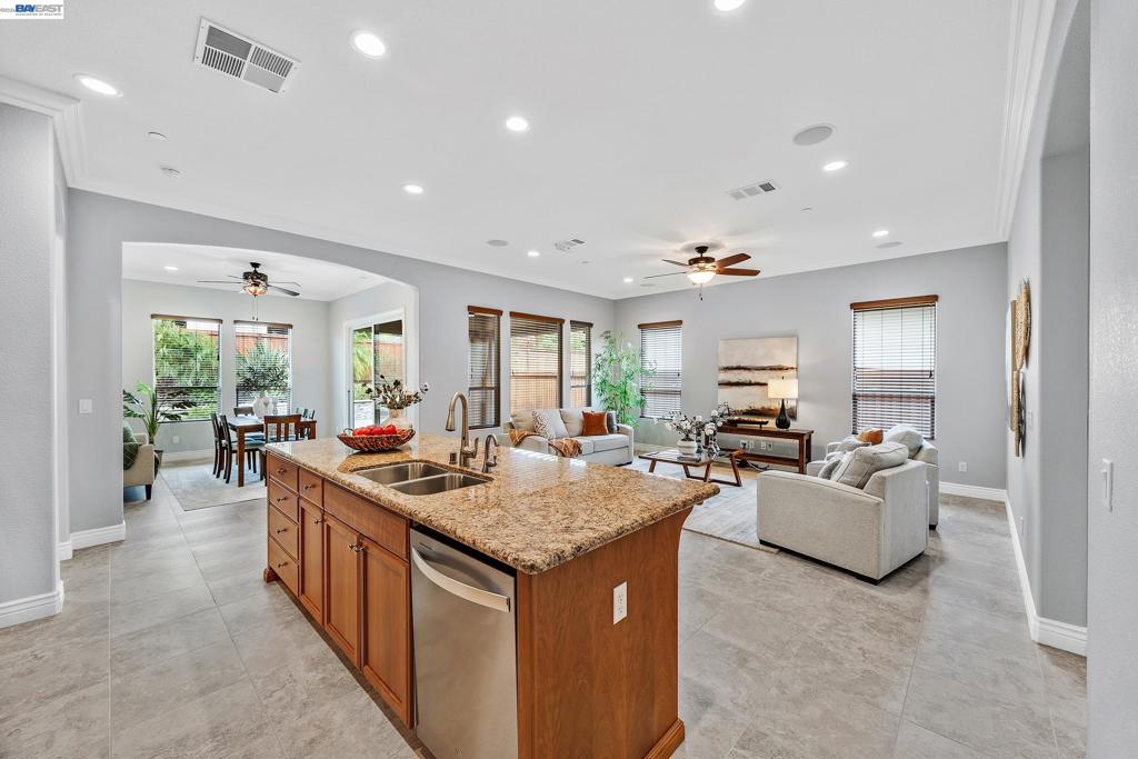 2107 Rioja Way Property Photo 19