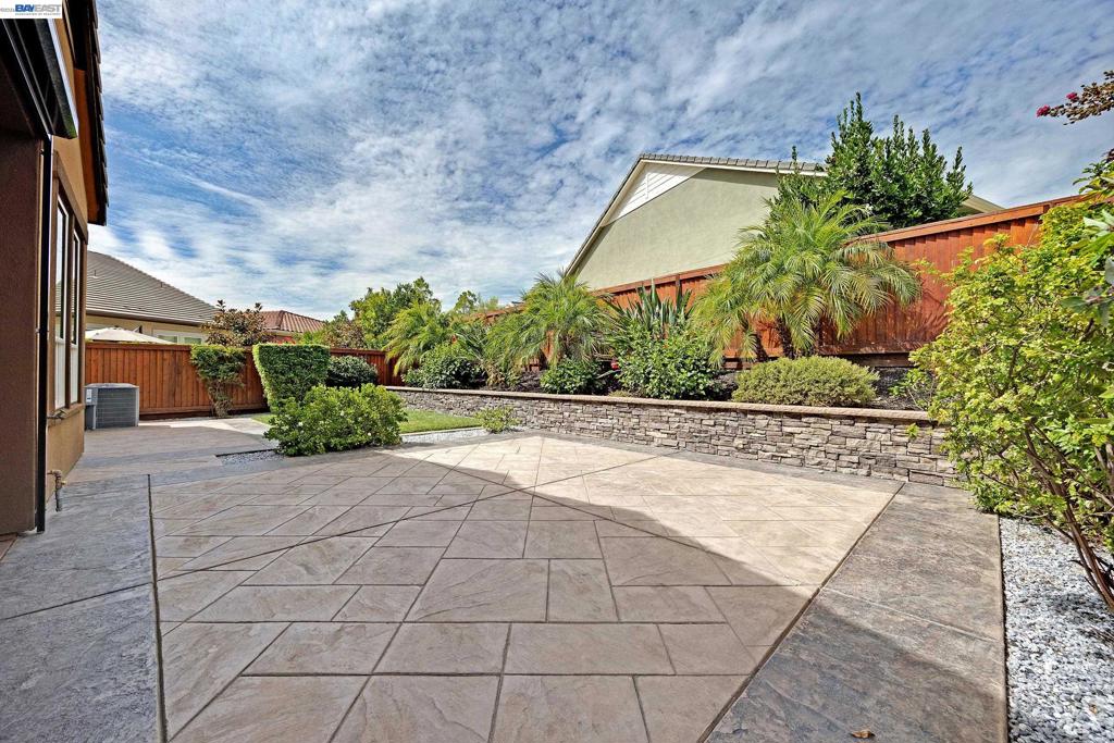 2107 Rioja Way Property Photo 30