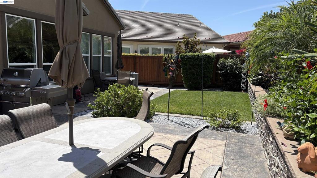 2107 Rioja Way Property Photo 34