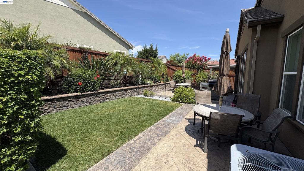 2107 Rioja Way Property Photo 35