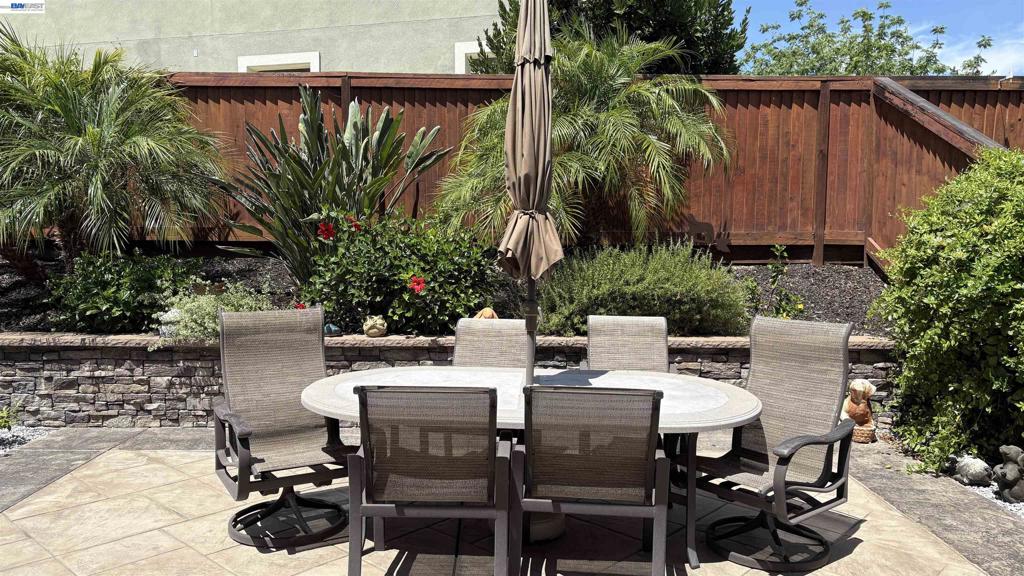 2107 Rioja Way Property Photo 37
