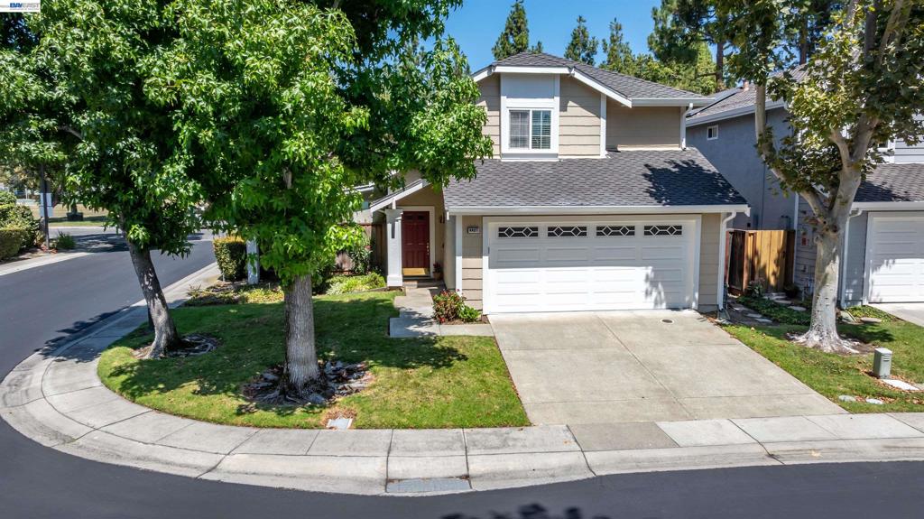 4427 Ashwood Common Property Photo 1