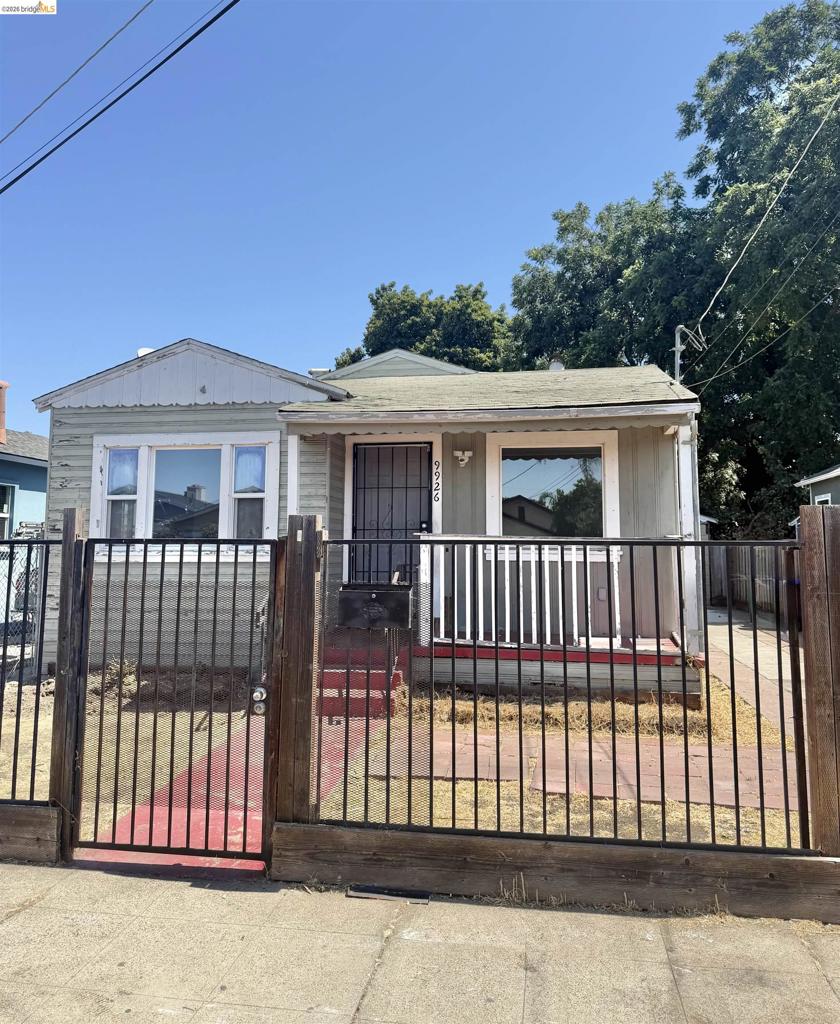 9926 C St Property Photo 1