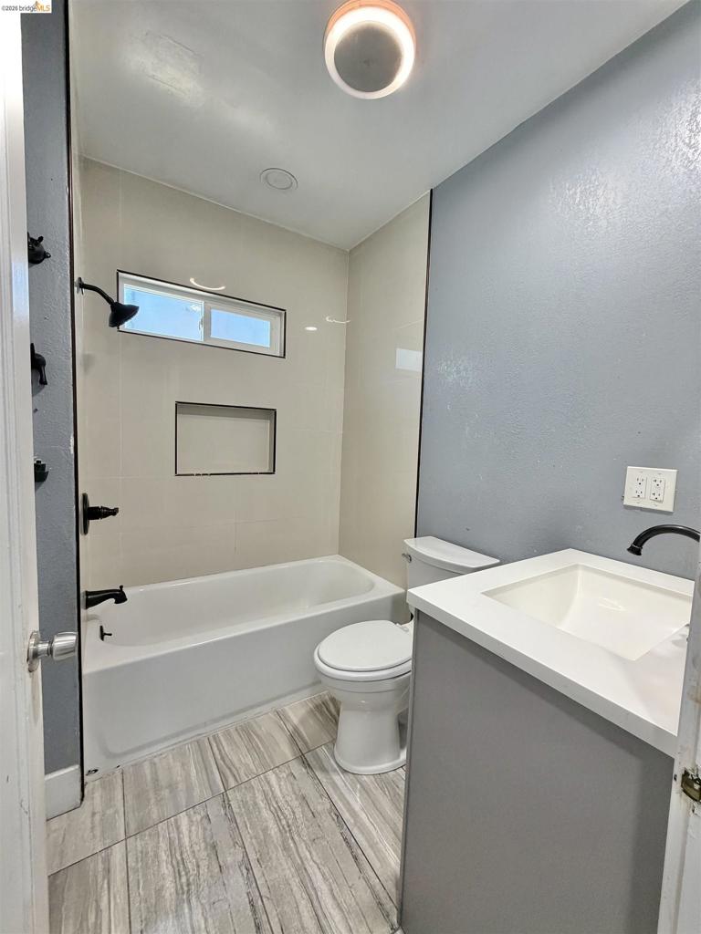 9926 C St Property Photo 4