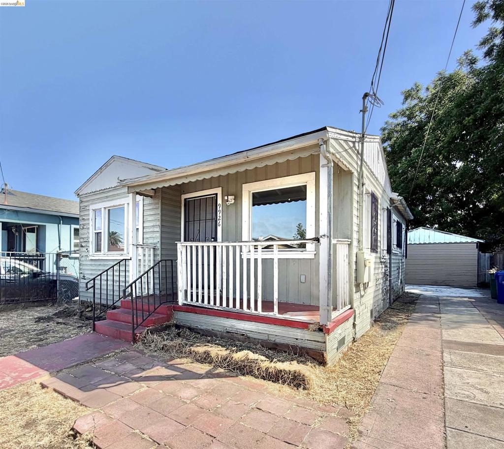 9926 C St Property Photo 15