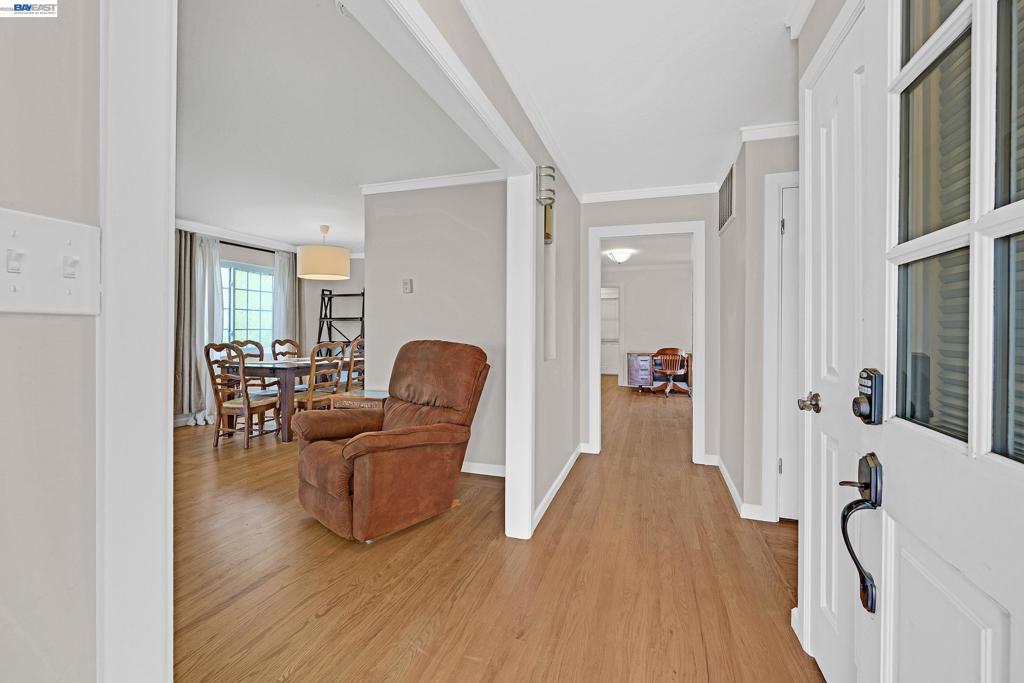 1254 Daily Dr Property Photo 3