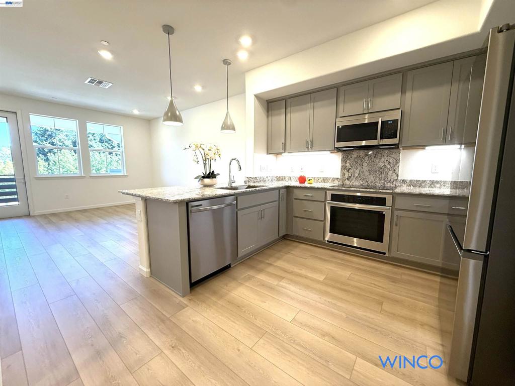 3810 Norbridge Ave Property Photo 1