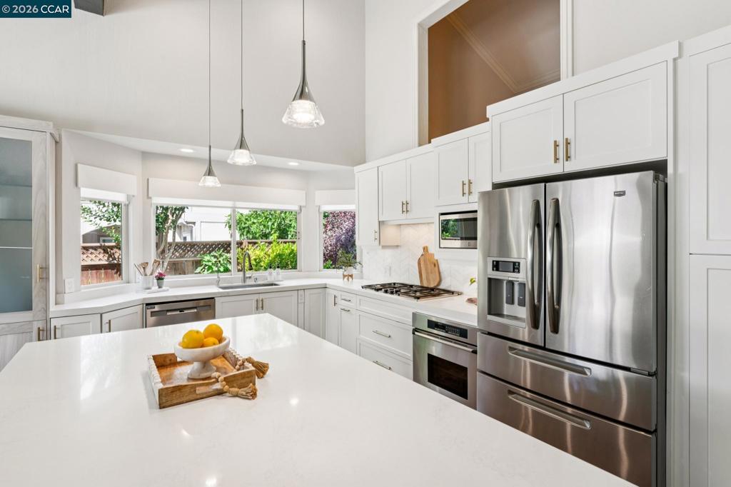 720 Graham Ct Property Photo 35