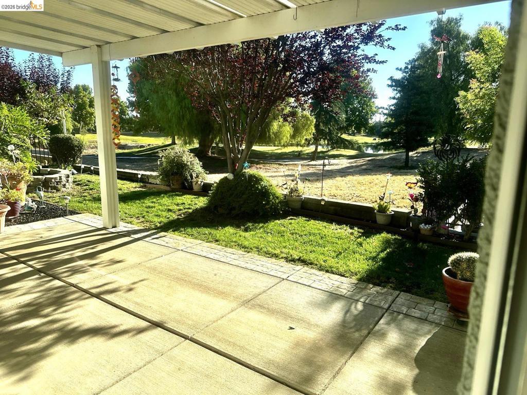 1116 Burghley Ln Property Photo 5