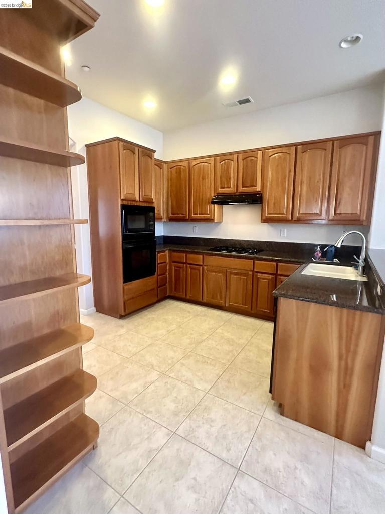 1116 Burghley Ln Property Photo 6