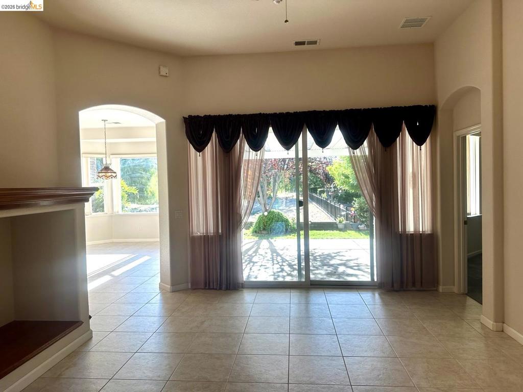 1116 Burghley Ln Property Photo 8