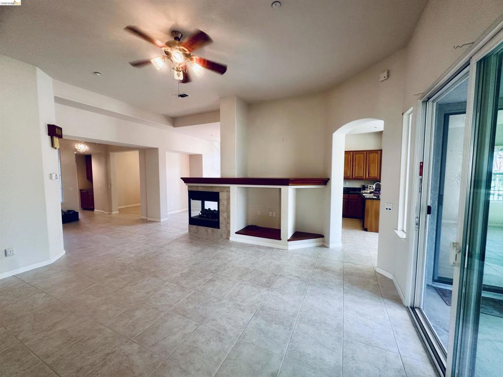 1116 Burghley Ln Property Photo 8