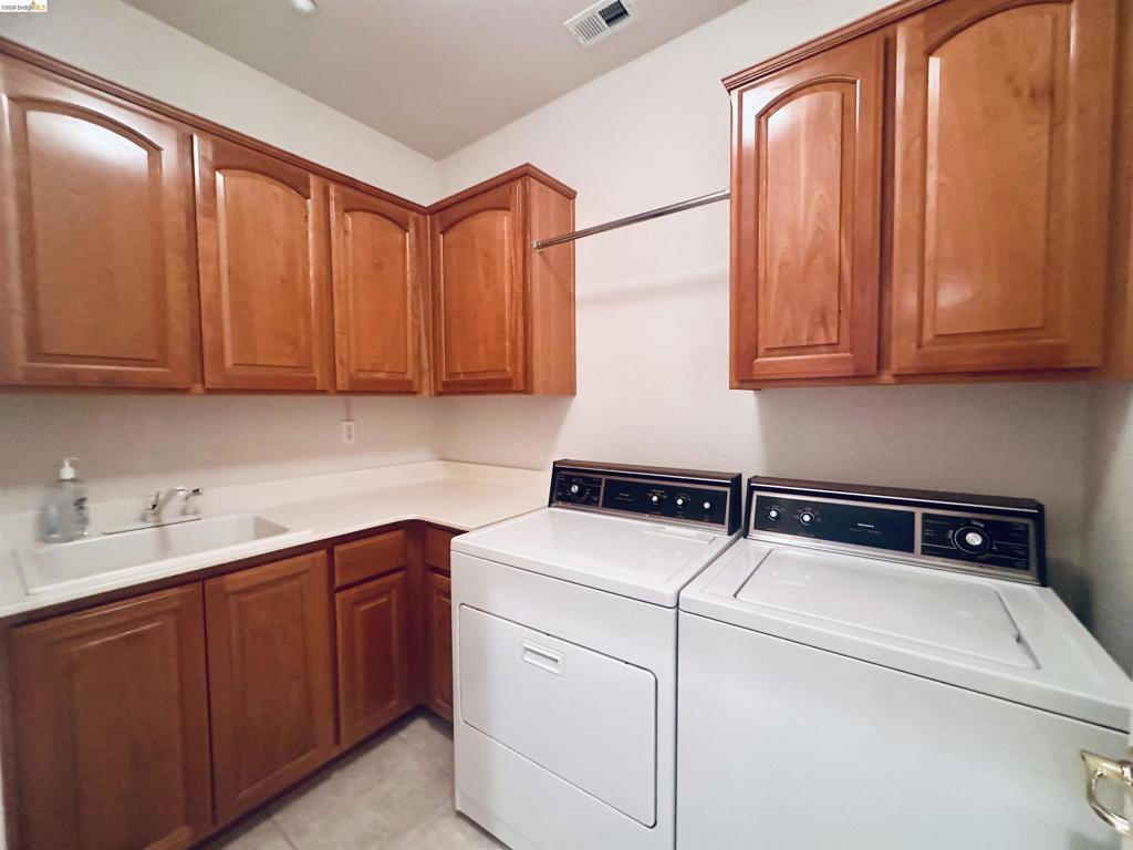 1116 Burghley Ln Property Photo 17