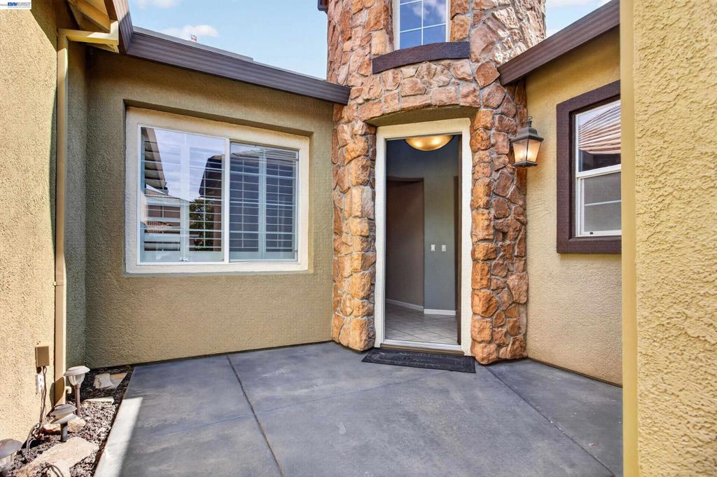 2243 Winchester Loop Property Photo 5