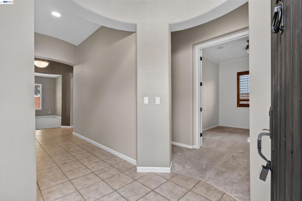 2243 Winchester Loop Property Photo 7