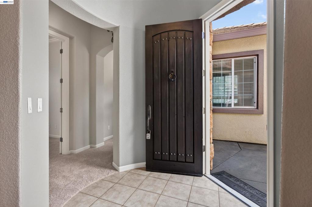 2243 Winchester Loop Property Photo 9