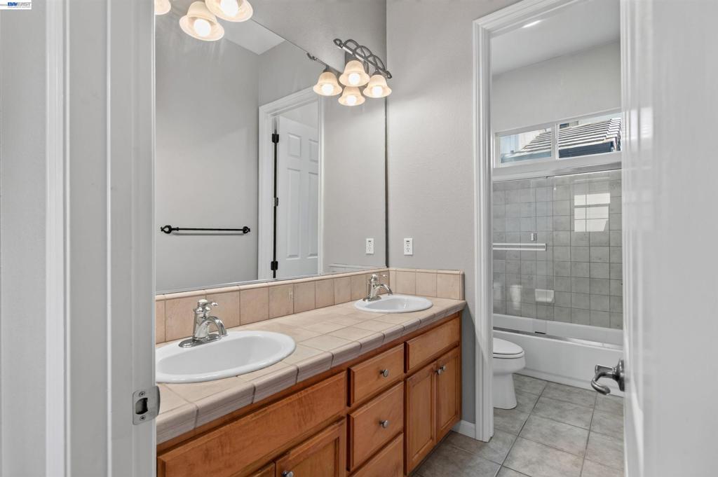 2243 Winchester Loop Property Photo 12