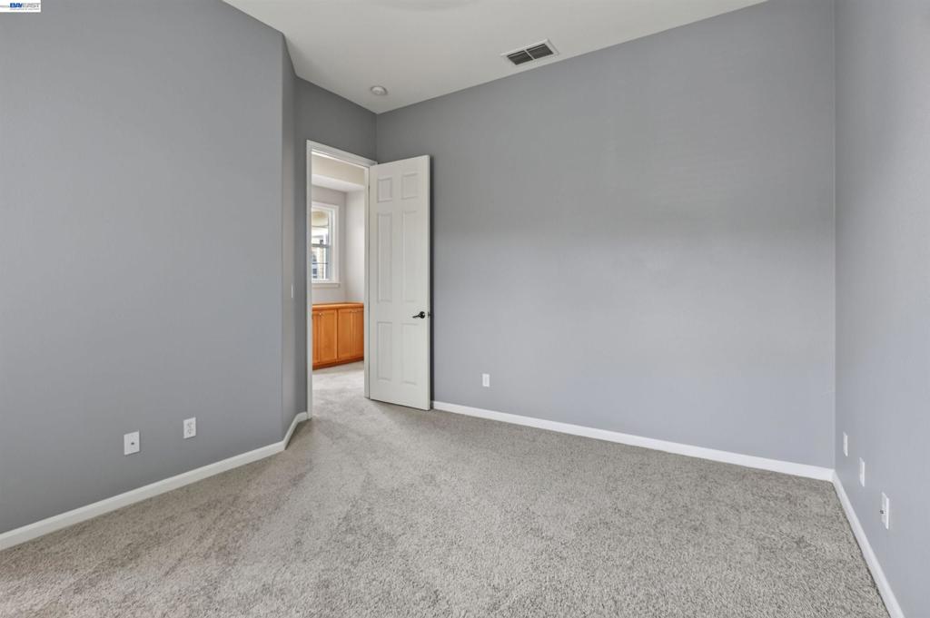 2243 Winchester Loop Property Photo 14