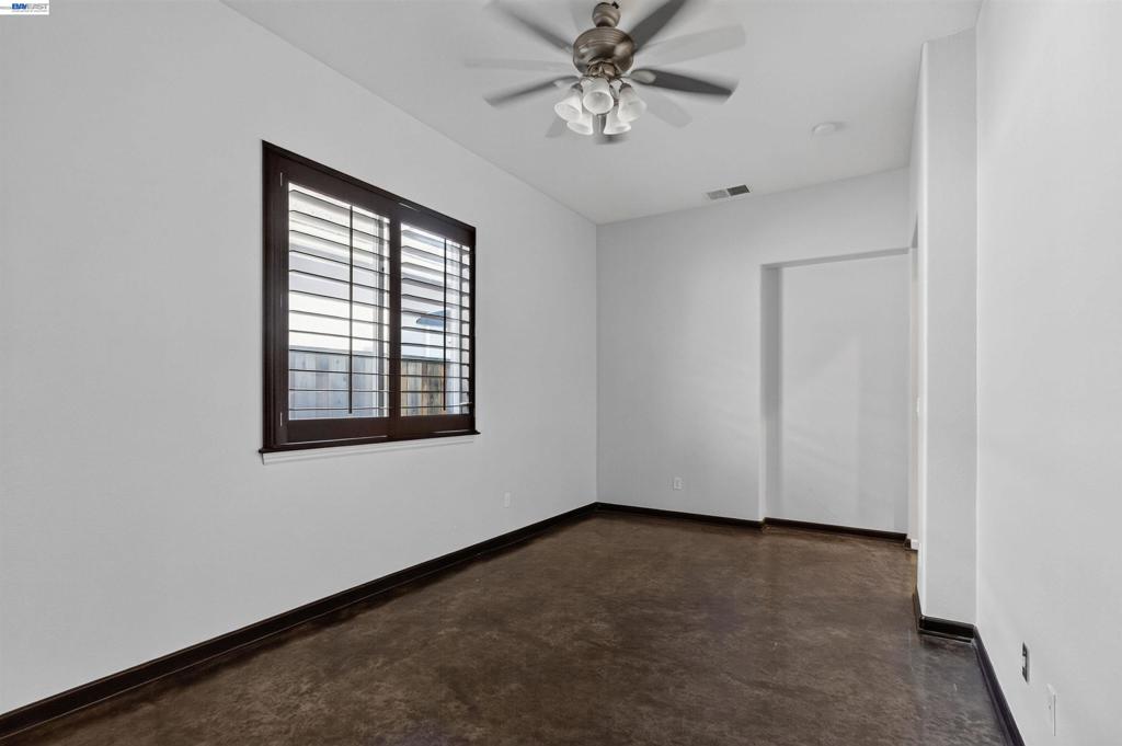 2243 Winchester Loop Property Photo 34