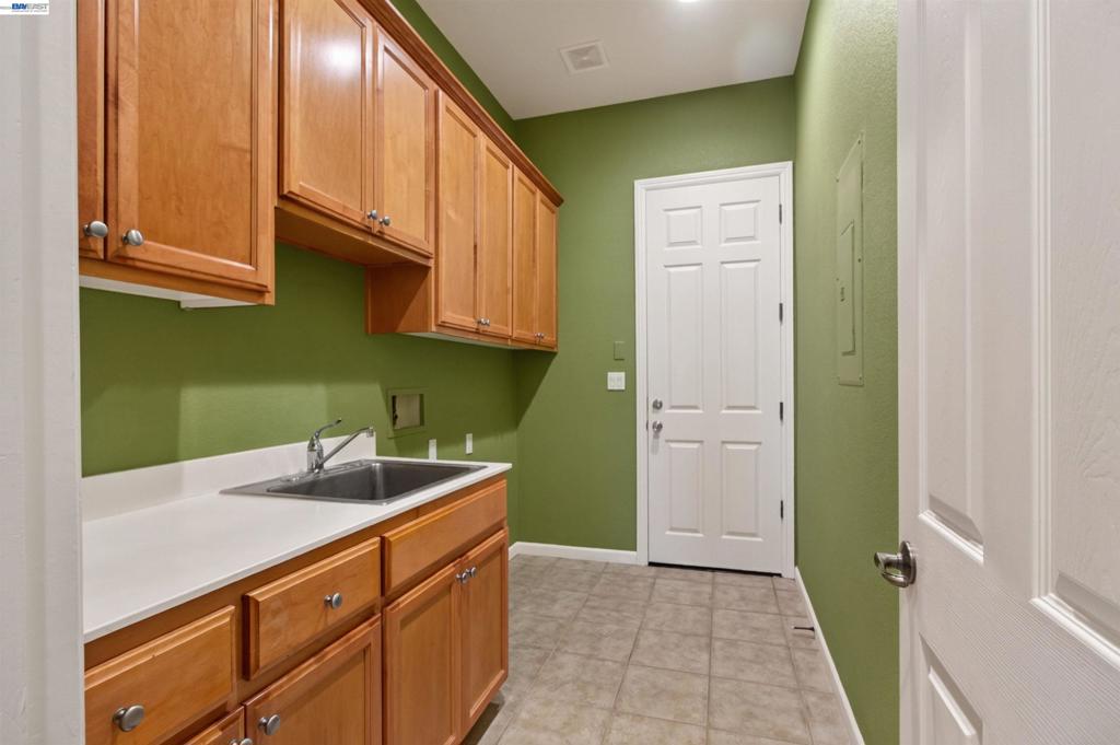 2243 Winchester Loop Property Photo 44