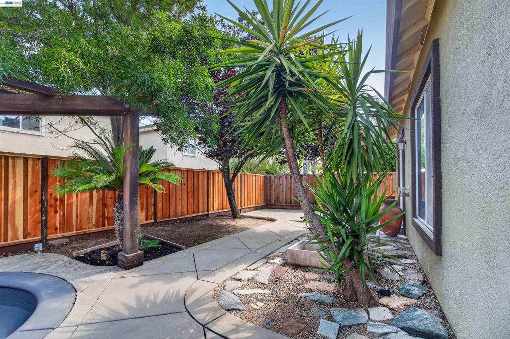 2243 Winchester Loop Property Photo 47