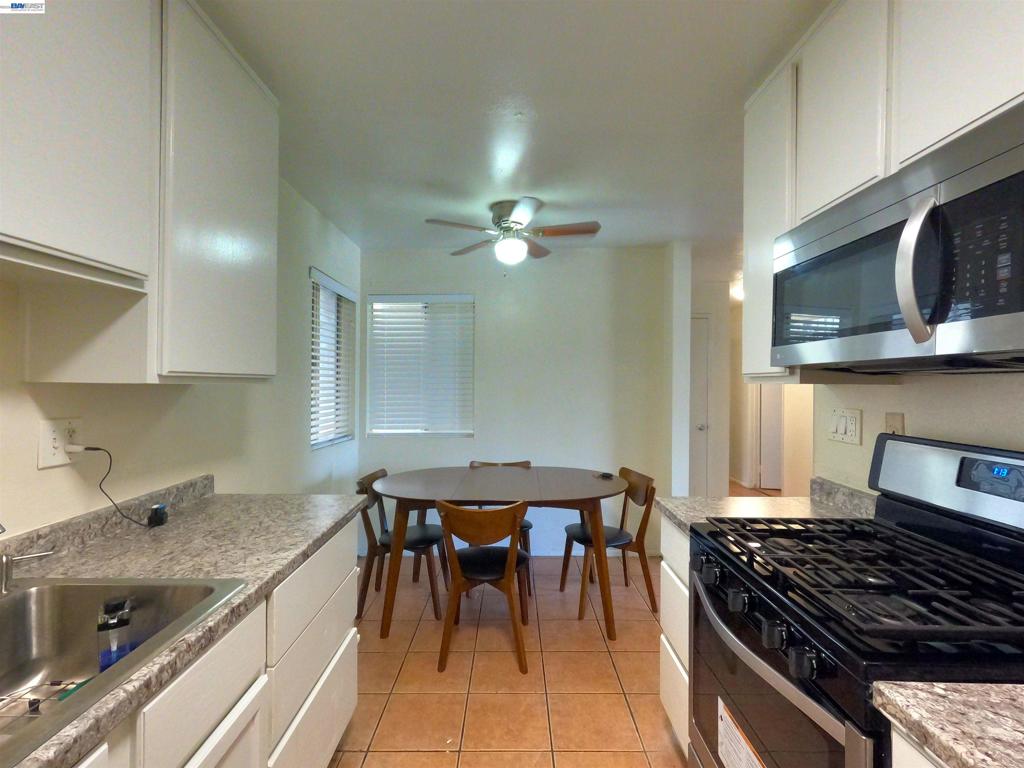 1566 Pine Ave 103a Property Photo 3
