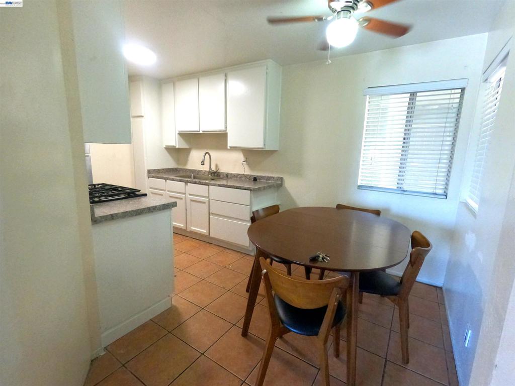 1566 Pine Ave 103a Property Photo 5