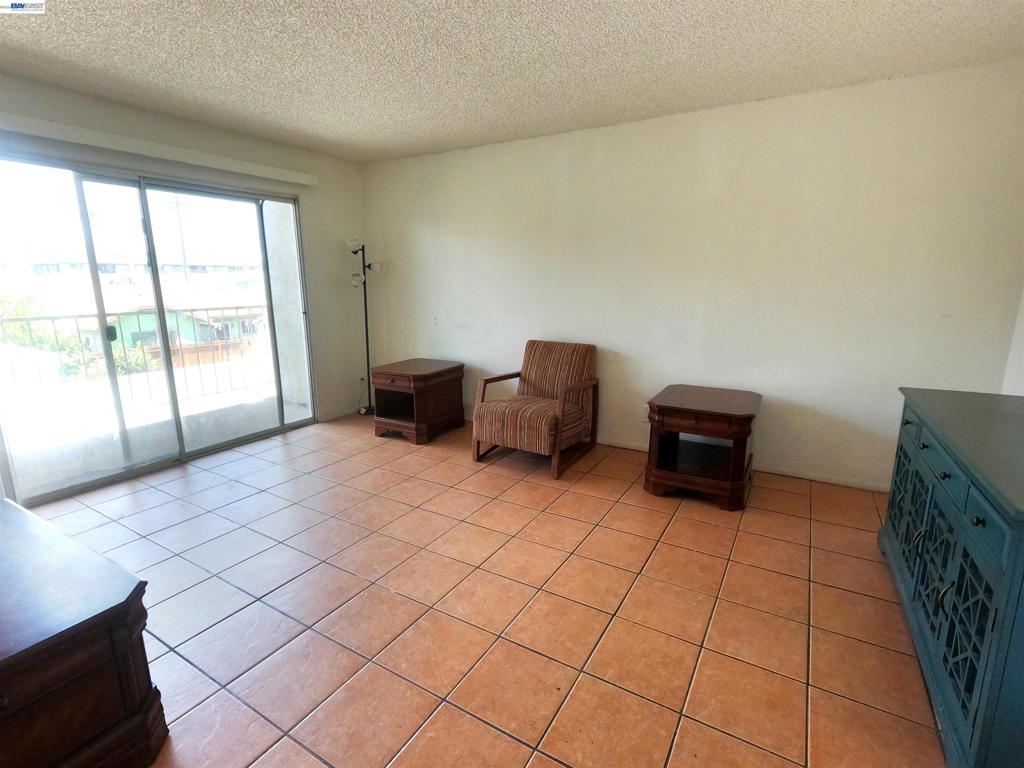1566 Pine Ave 103a Property Photo 6
